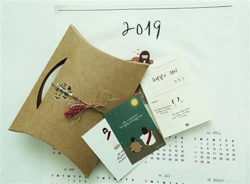 하나님의 편지 기프트 박스 (하나님의 편지 + 2019 패브릭 달력 + 엽서 2종 + 투명책갈피 + 라벨스티커 + 기프트박스)