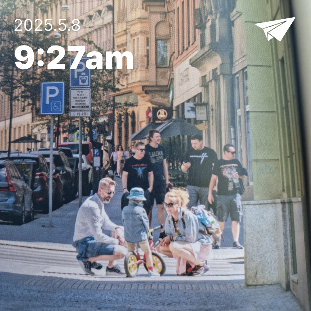 길섶님의 리뷰 이미지 0 - 오늘도 여행처럼 살기로 했다 (유럽에서 만난 빛나는 장면들)