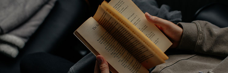 흥미진진한 책을
읽고 싶어요