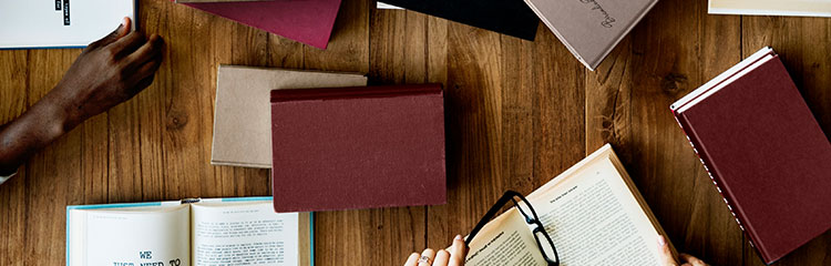 연휴에 시리즈 
소설을 읽고 싶어요