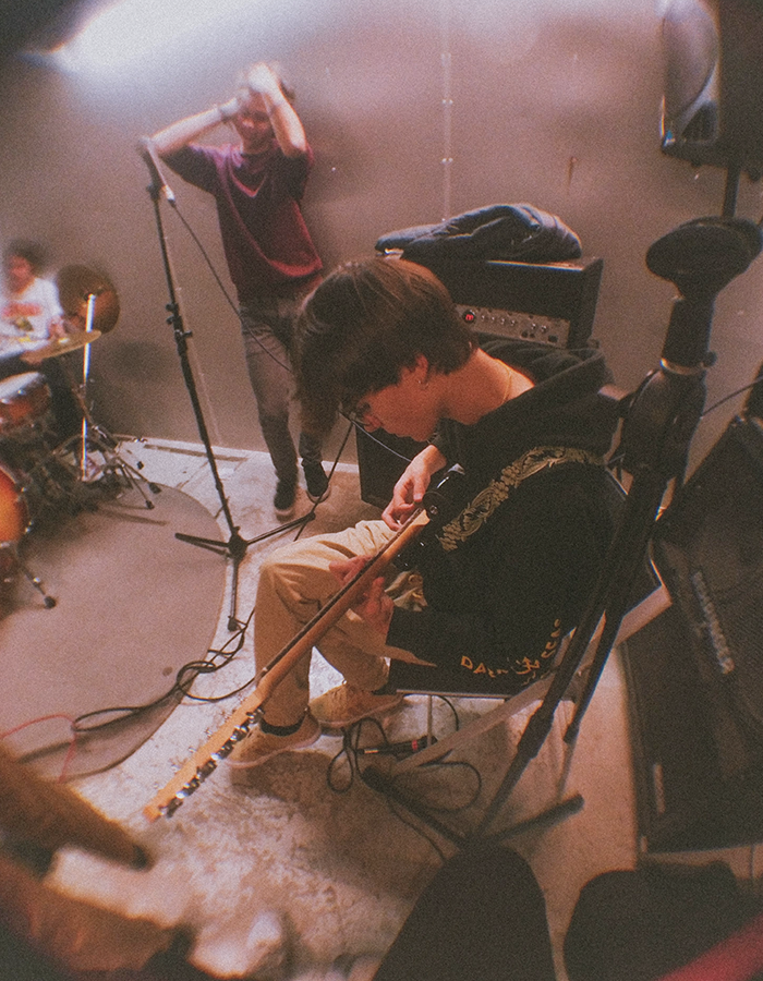 뮤지션들의
풍부한 감수성을 느껴보세요