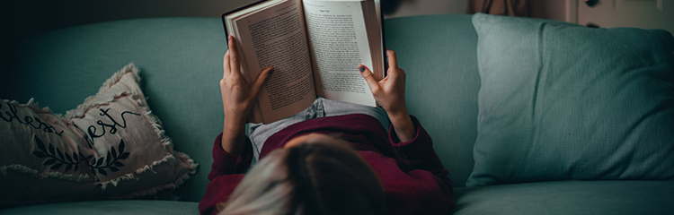 재미있는 소설과 함께
주말을 보내고 싶어요