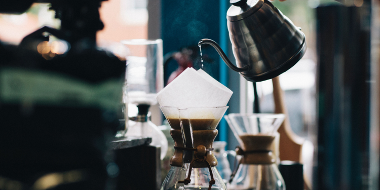 커피와 함께 하면 좋은
책을 찾고 싶어요