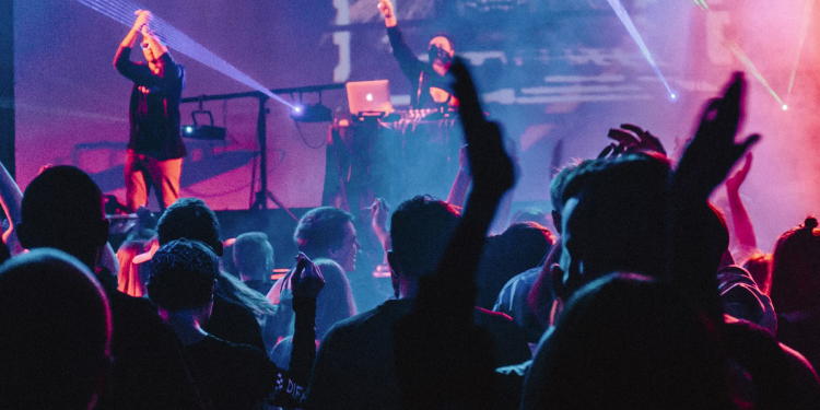 연말에 공연을
보러가요